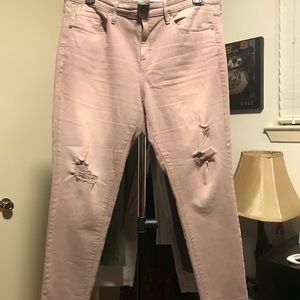 Chic Distressed dusty rose skinny jeans 😍😍